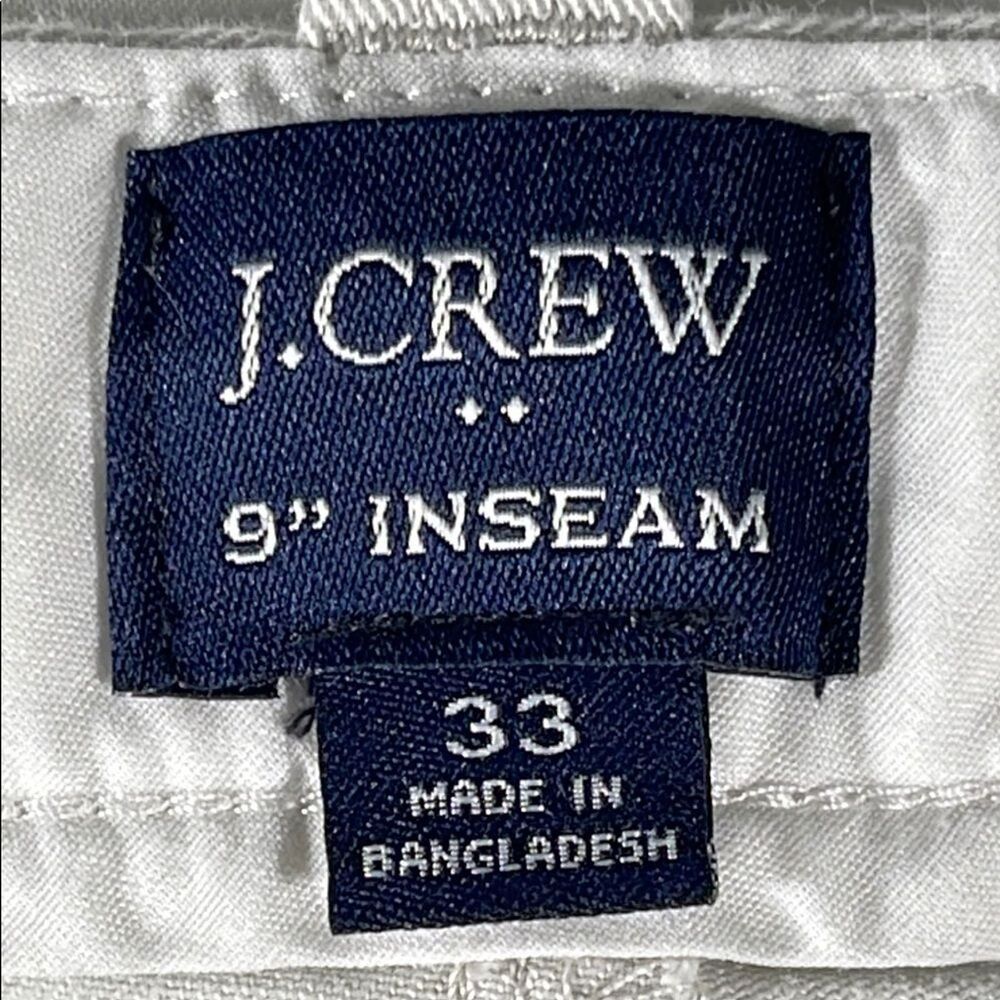 J. Crew mens stone khaki basic flat front 8.5" inseam chino shorts - size 33 - Picture 4 of 12